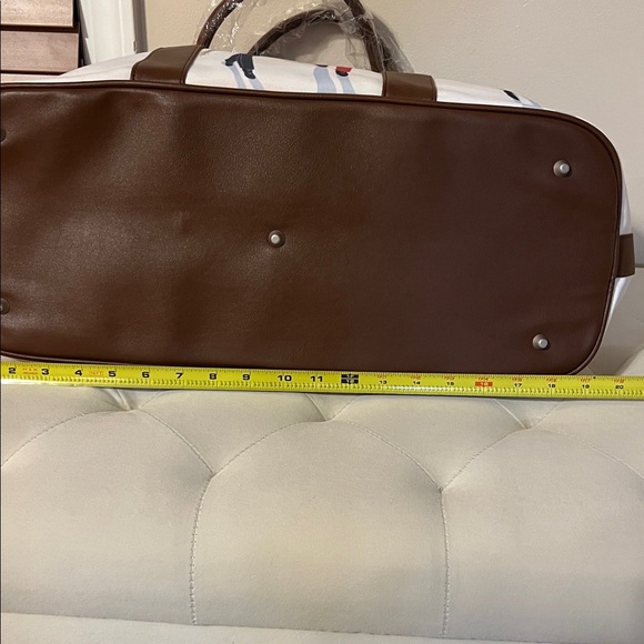 NWT NEVE ST ANTON WEEKENDER Incredible Bag! Ski Theme Extras - Picture 16 of 16